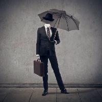 Pixwords L`immagine con ombrello, uomo, vestito, valigia, grigio Bowie15