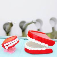 Pixwords L`immagine con denti, rosso, maxilar, piedi, dentista Pavel Losevsky - Dreamstime
