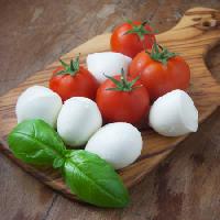 cibo, pomodori, verde, verdure, formaggio, bianco Unknown1861 - Dreamstime