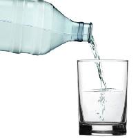 Pixwords L`immagine con di acqua, vetro, bottiglie Razihusin - Dreamstime