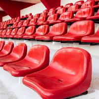 Pixwords L`immagine con posti a sedere, rosso, sedia, sedie, stadio, panca Yodrawee Jongsaengtong (Yossie27)