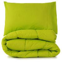 Pixwords L`immagine con verde, cuscino, copertina Karam Miri - Dreamstime